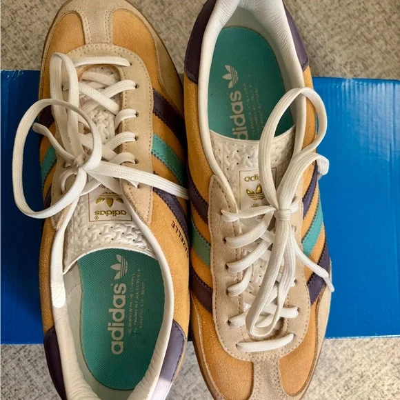 Adidas Gazelle Indoor Sneaker (Men’s 7.5/Women’s 9) - Picture 2 of 3